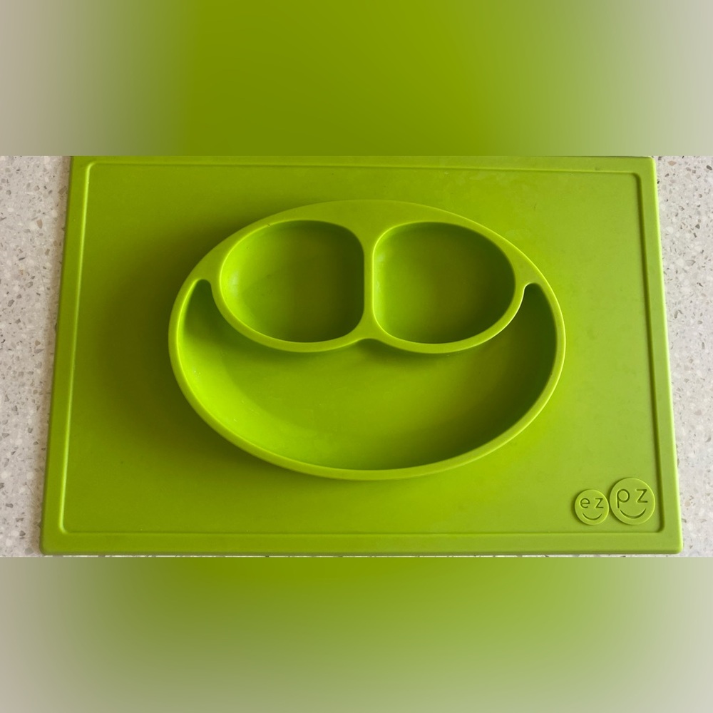 ezpz Happy Mat Suction Placemat in Lime Green